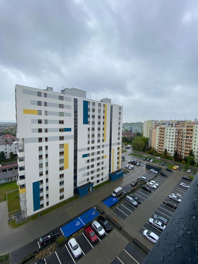 Apartamenty Magia Z Bezplatnym Parkingiem I Klimatyzacja Rzeszów Exterior foto